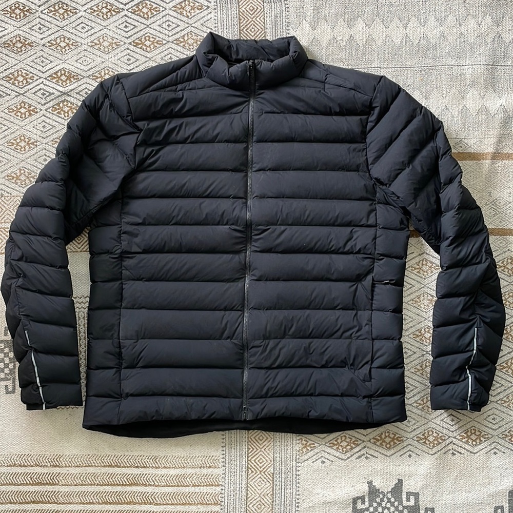 Lululemon Athletica Navigation stretch Down Jacket in Black